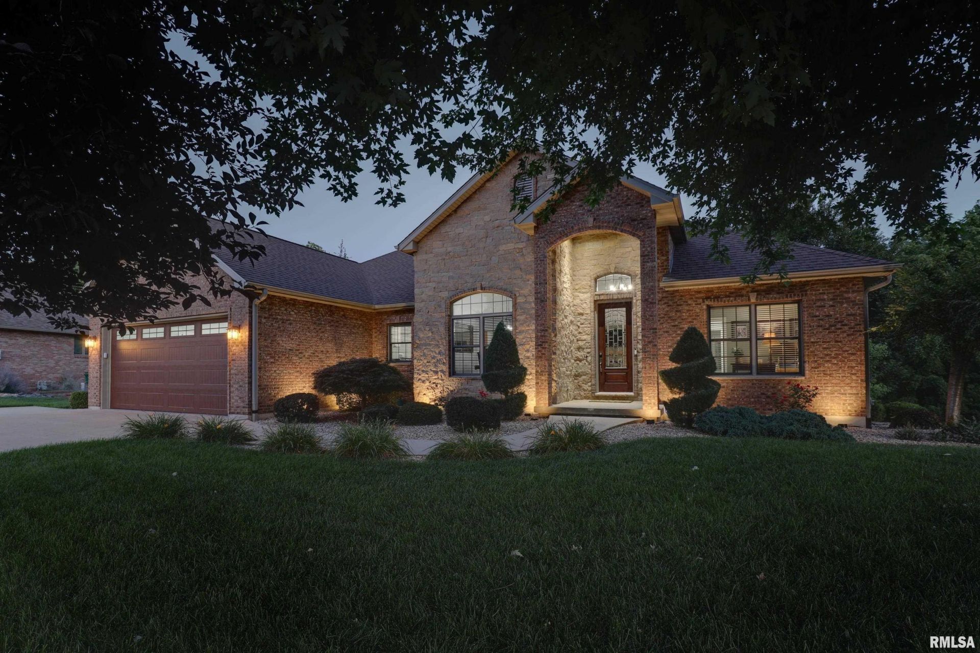 2730 Parkwood Drive, Quincy, IL 62305 Main Photo