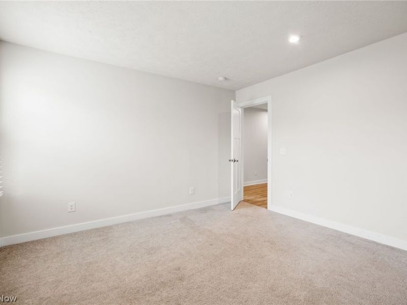 3945 Old Hickory Avenue NW, Canton, OH 44718 Photo 32