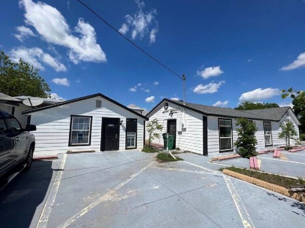 804 W 2nd ST , Taylor, TX 76574