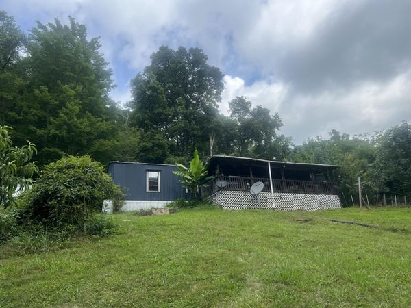 8817 N State Route 20, Sandstone, WV 25985