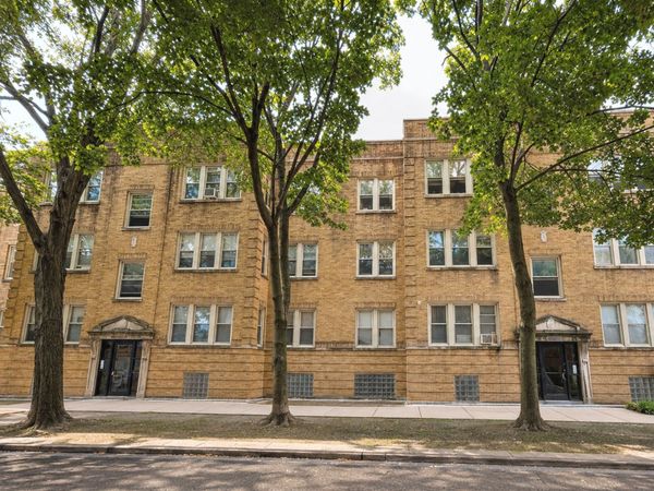 3717 W Cullom Avenue , Unit 1, Chicago, IL 60618