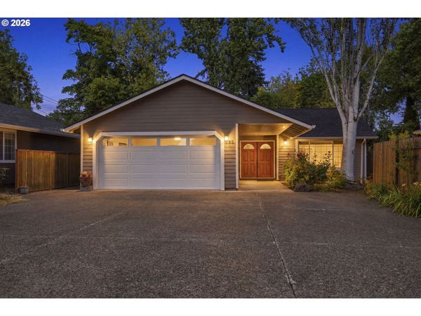 885 RANDALL ST, Eugene, OR 97401