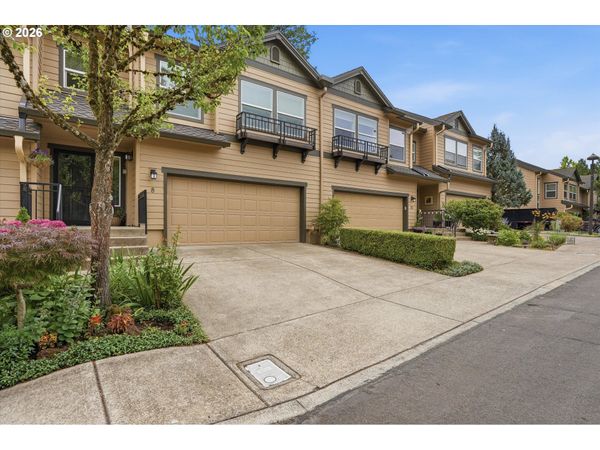 8 Summit Ridge CT, Lake Oswego, OR 97035