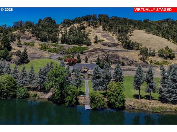 355 BOATWATCH LN, Roseburg, OR 97470