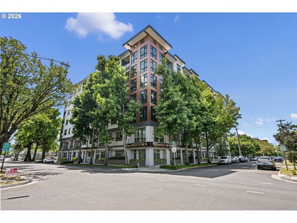 1600 PEARL ST, Eugene, OR 97401