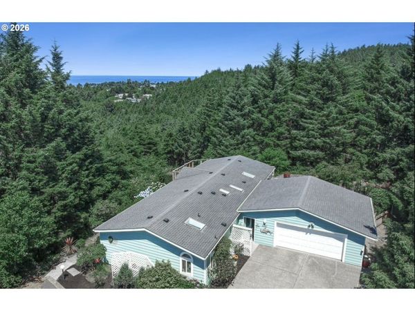 6250 NE EVERGREEN LN, Newport, OR 97365