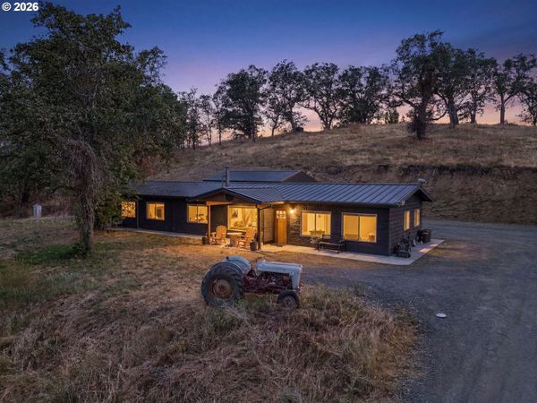 9700 ROBERTS CREEK RD, Roseburg, OR 97470