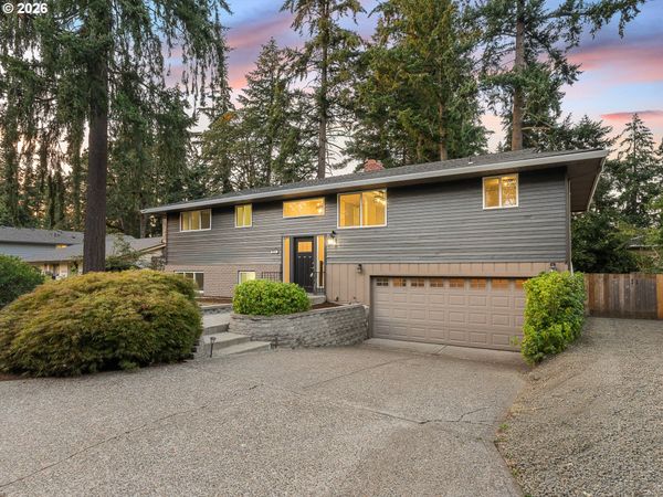 16720 SE Valley View RD, Milwaukie, OR 97267