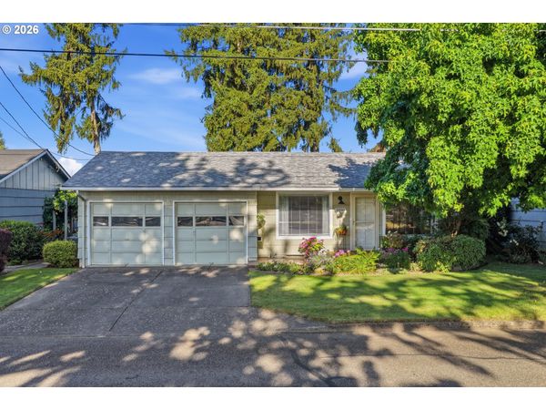 1050 ASTOR WAY, Woodburn, OR 97071