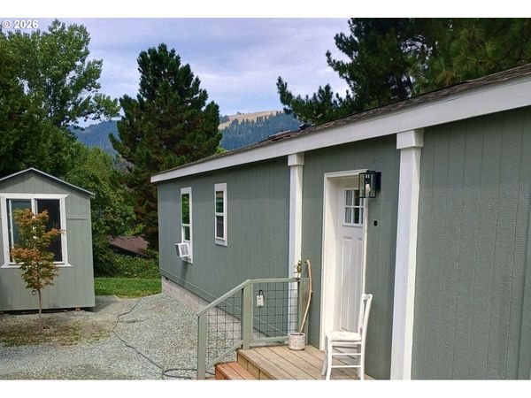 1003 ARBURNIA ST, Myrtle Creek, OR 97457