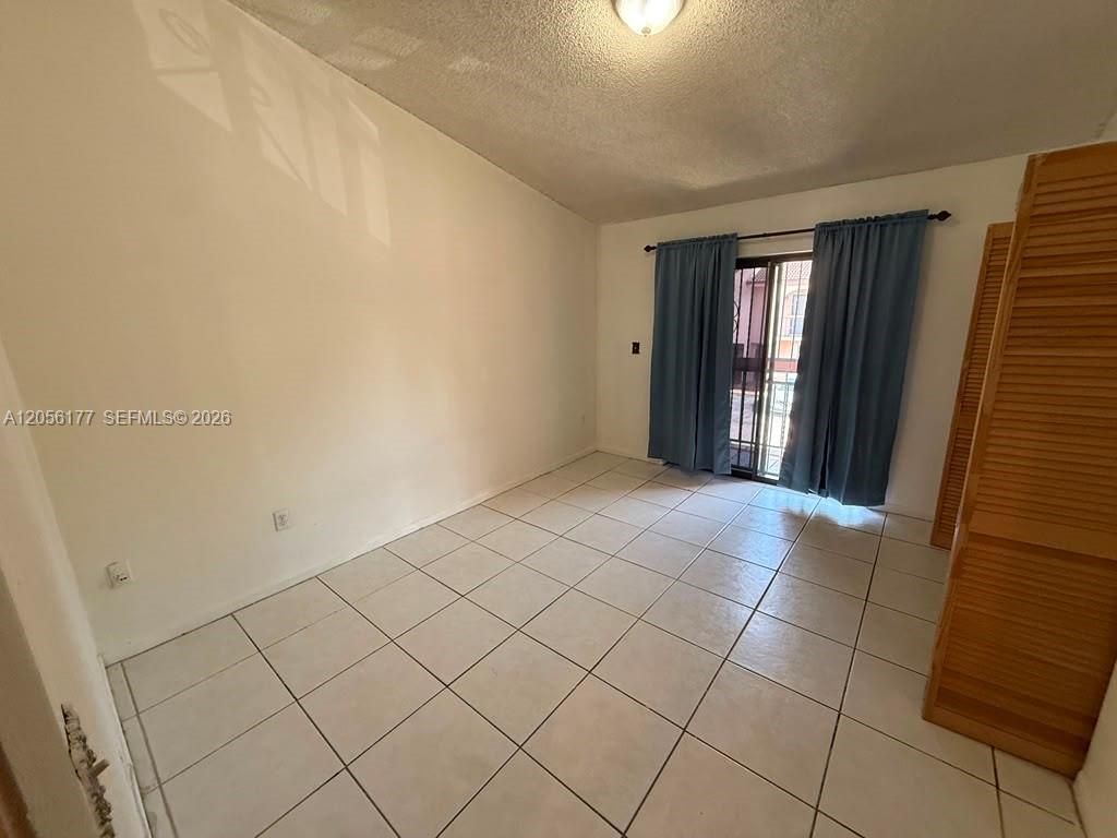 2560 W 53rd St, Unit 502, Hialeah, FL 33016 Photo