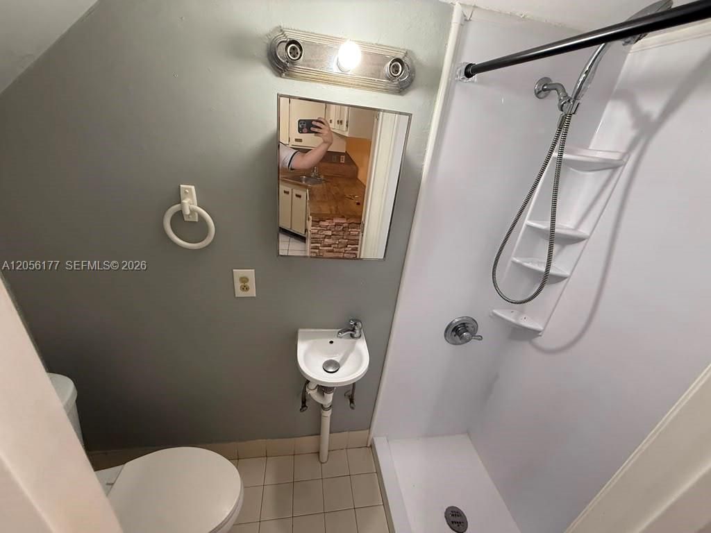 2560 W 53rd St, Unit 502, Hialeah, FL 33016 Photo