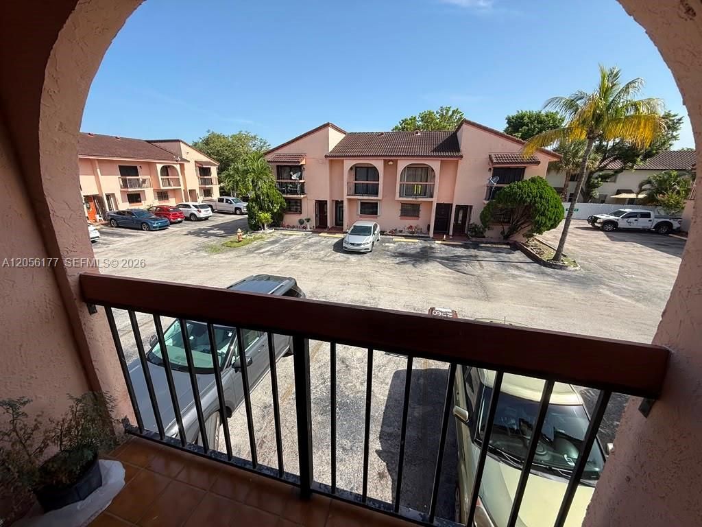 2560 W 53rd St, Unit 502, Hialeah, FL 33016 Photo