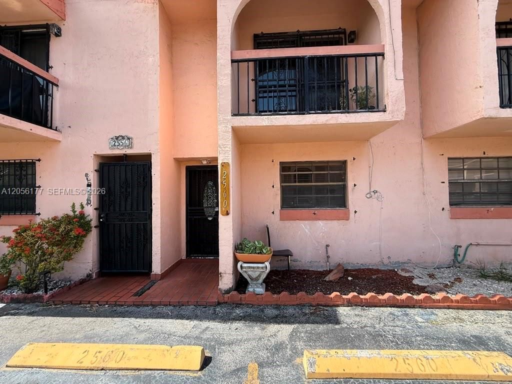 2560 W 53rd St, Unit 502, Hialeah, FL 33016 Photo