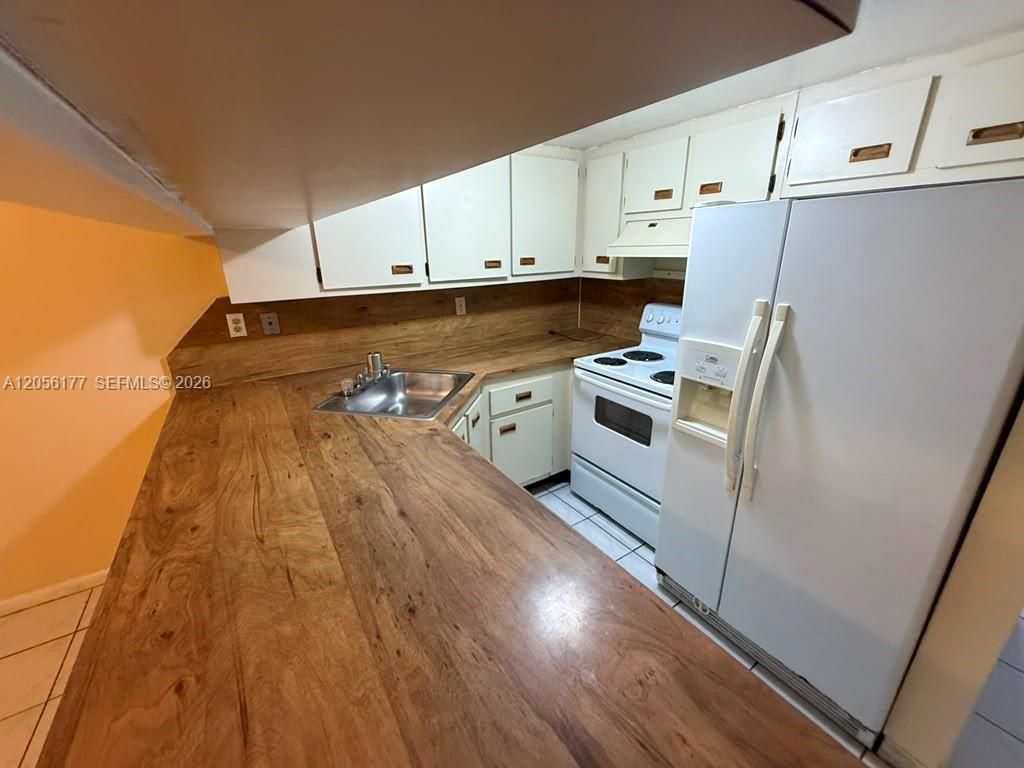 2560 W 53rd St, Unit 502, Hialeah, FL 33016 Photo
