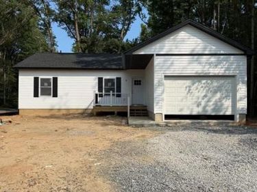 105 CIRCLE LANE , COLONIAL BEACH, VA 22443