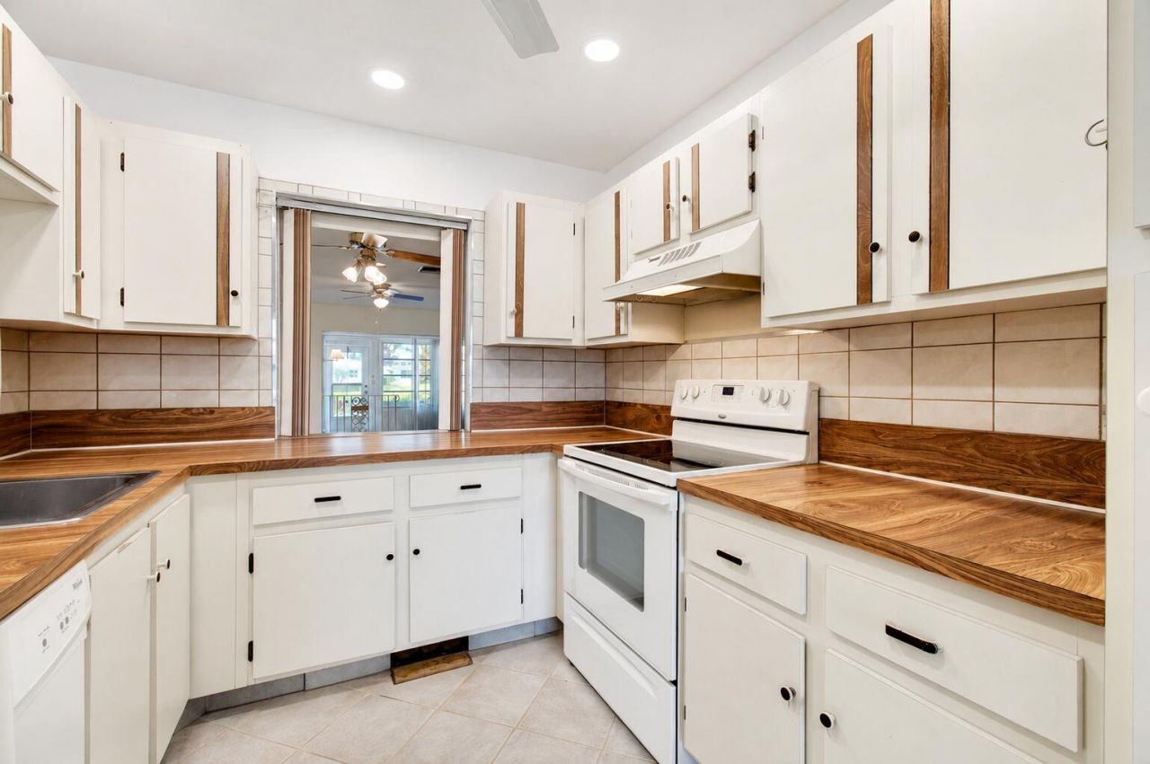 5241 Privet Place, Unit B, Delray Beach, FL 33484 Photo