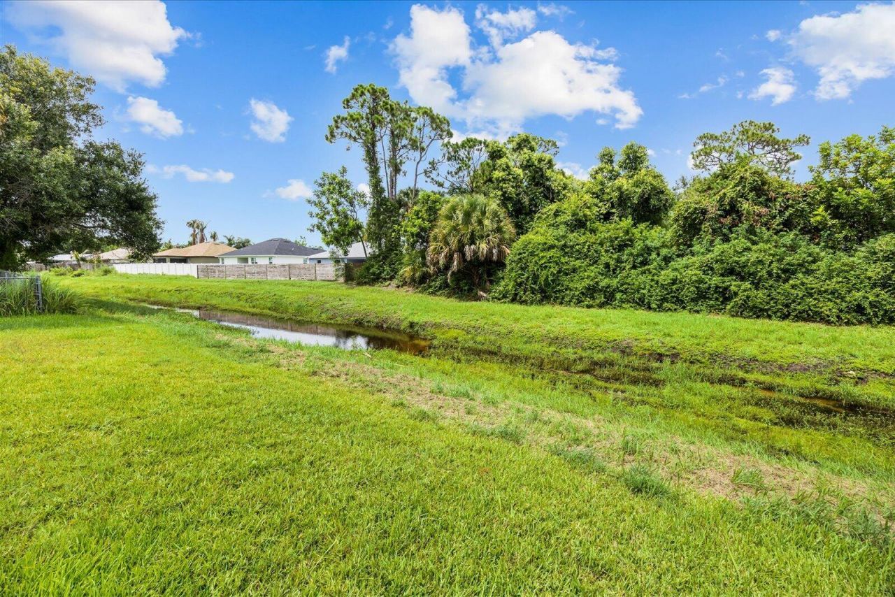 541 SW Dairy Road, Port Saint Lucie, FL 34953 Photo