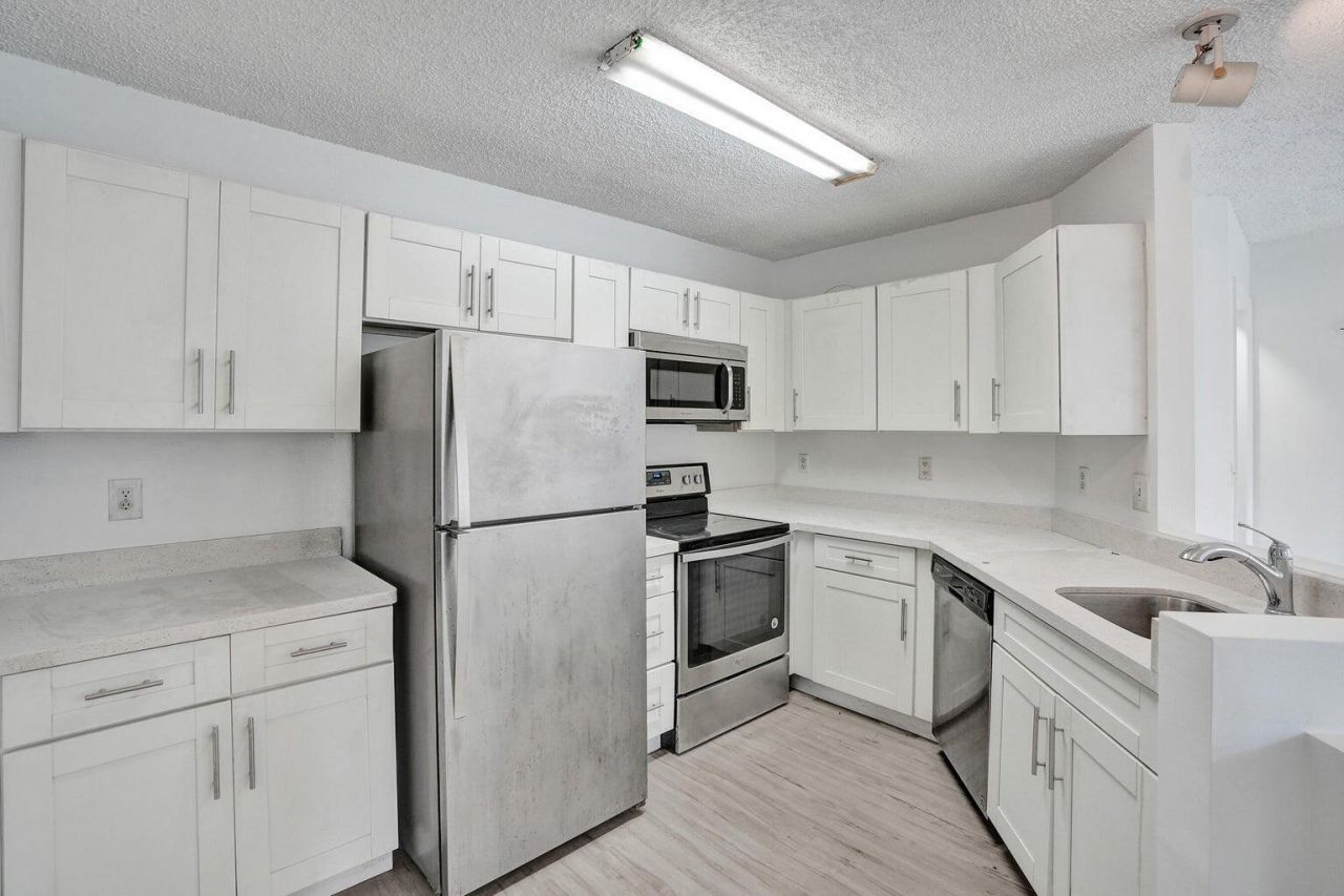 4015 W Mcnab Road, Unit D204, Pompano Beach, FL 33069 Photo