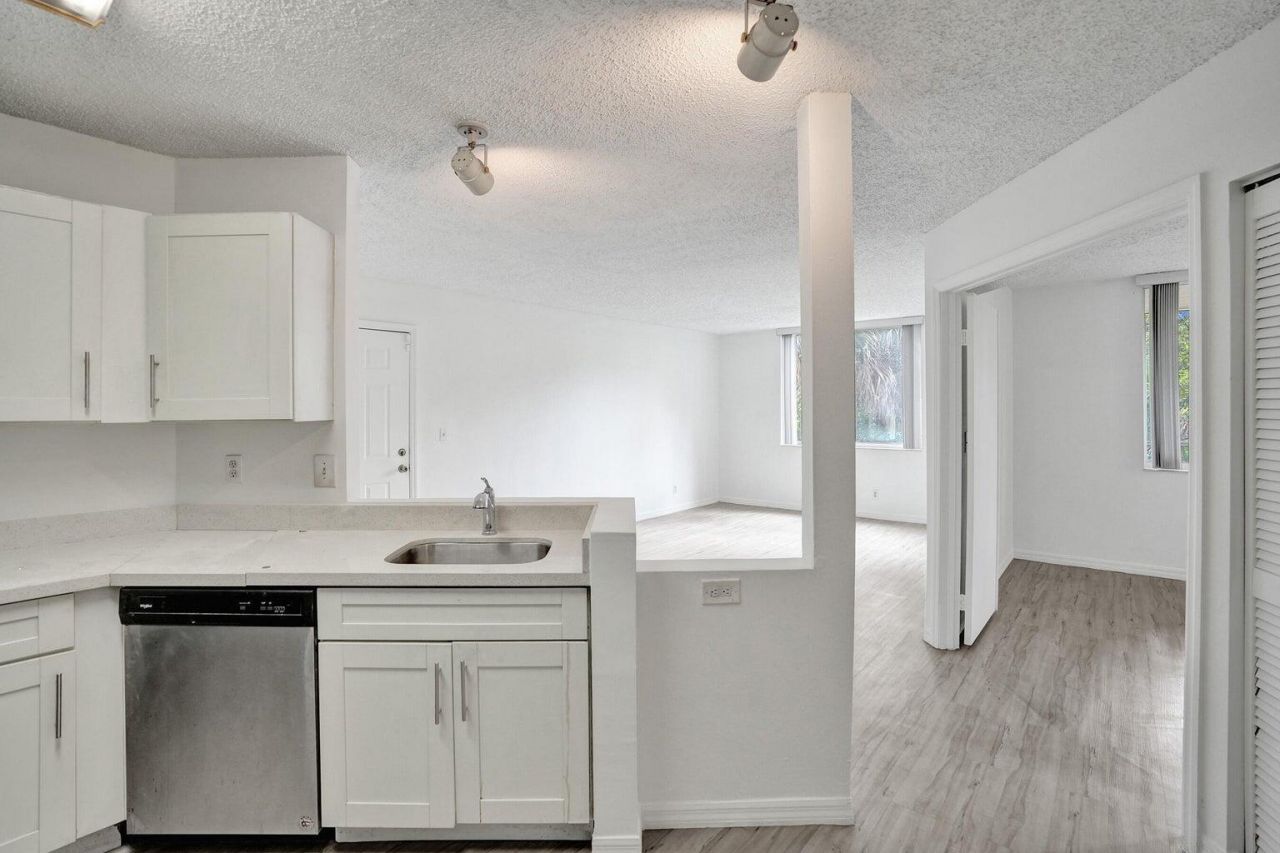 4015 W Mcnab Road, Unit D204, Pompano Beach, FL 33069 Photo