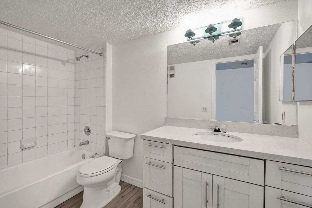 4015 W Mcnab Road, Unit D204, Pompano Beach, FL 33069 Photo