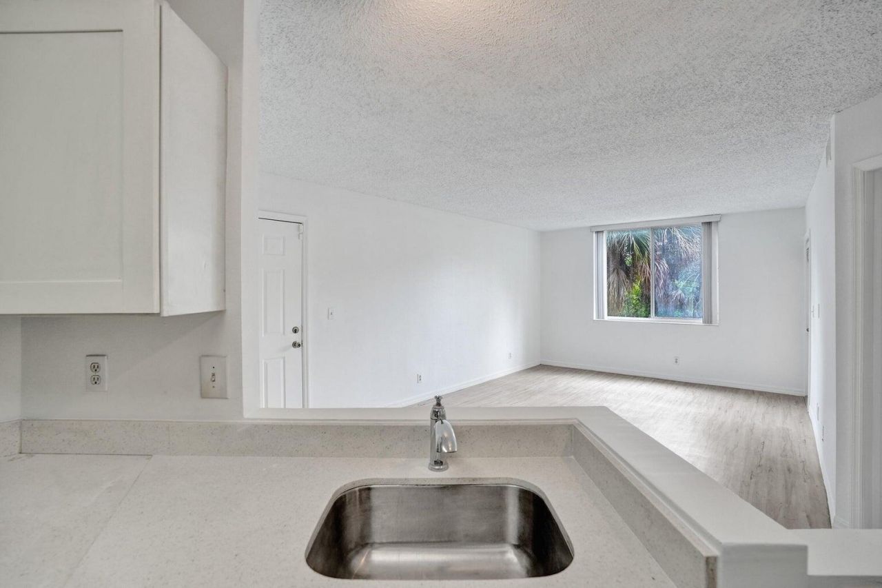 4015 W Mcnab Road, Unit D204, Pompano Beach, FL 33069 Photo