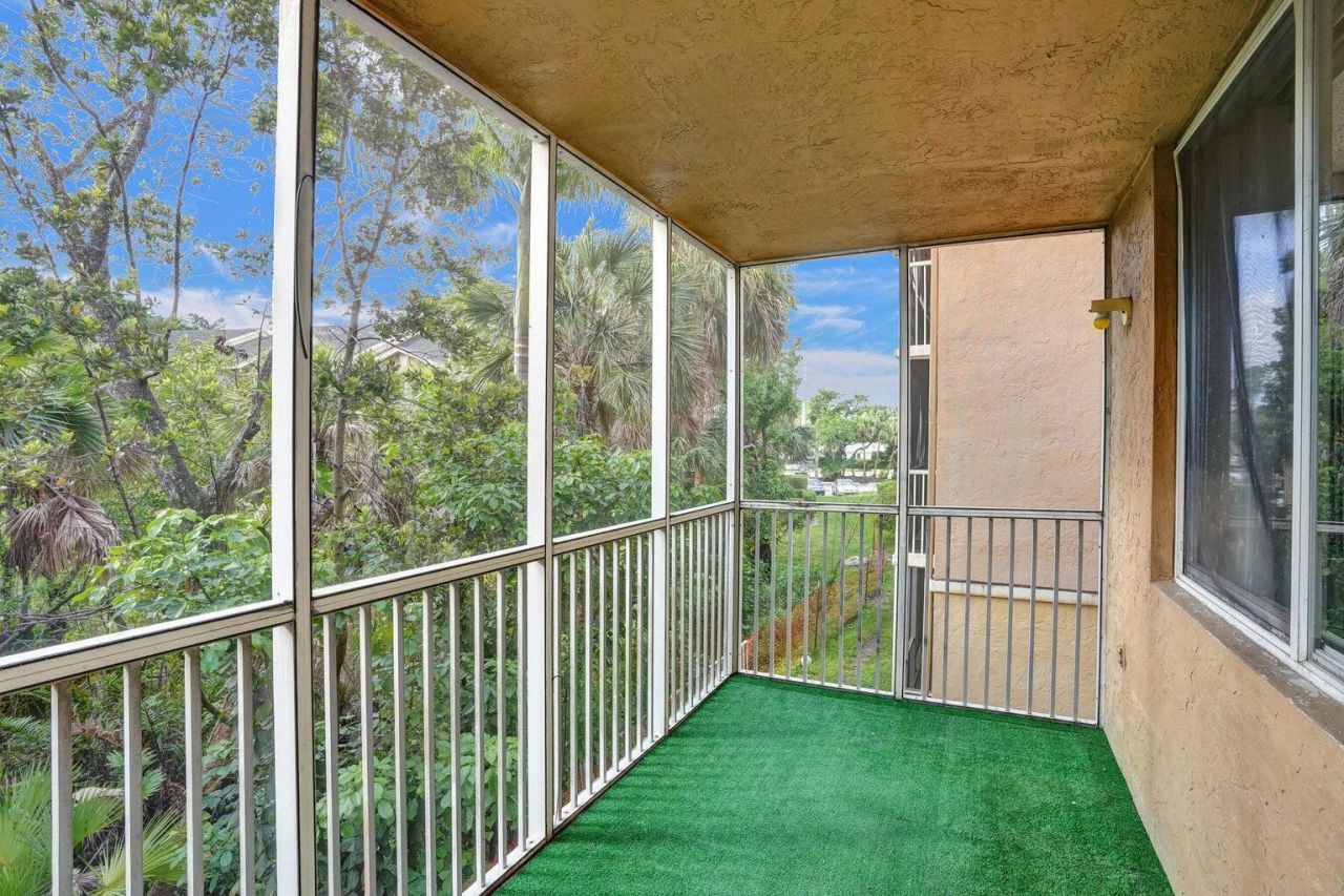 4015 W Mcnab Road, Unit D204, Pompano Beach, FL 33069 Photo