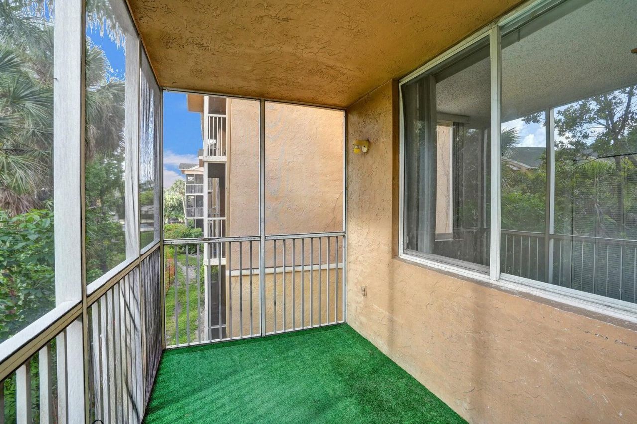 4015 W Mcnab Road, Unit D204, Pompano Beach, FL 33069 Photo