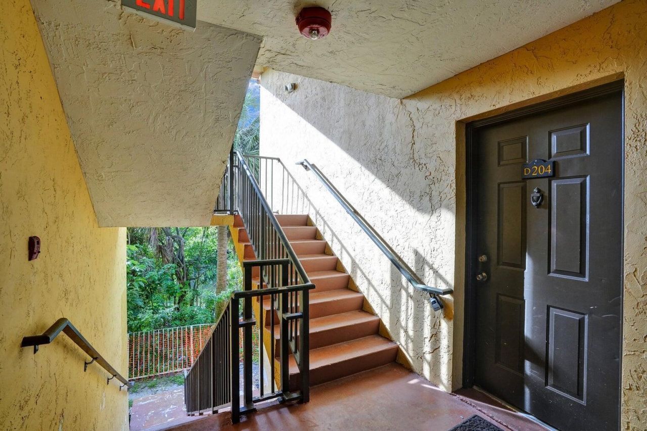4015 W Mcnab Road, Unit D204, Pompano Beach, FL 33069 Photo
