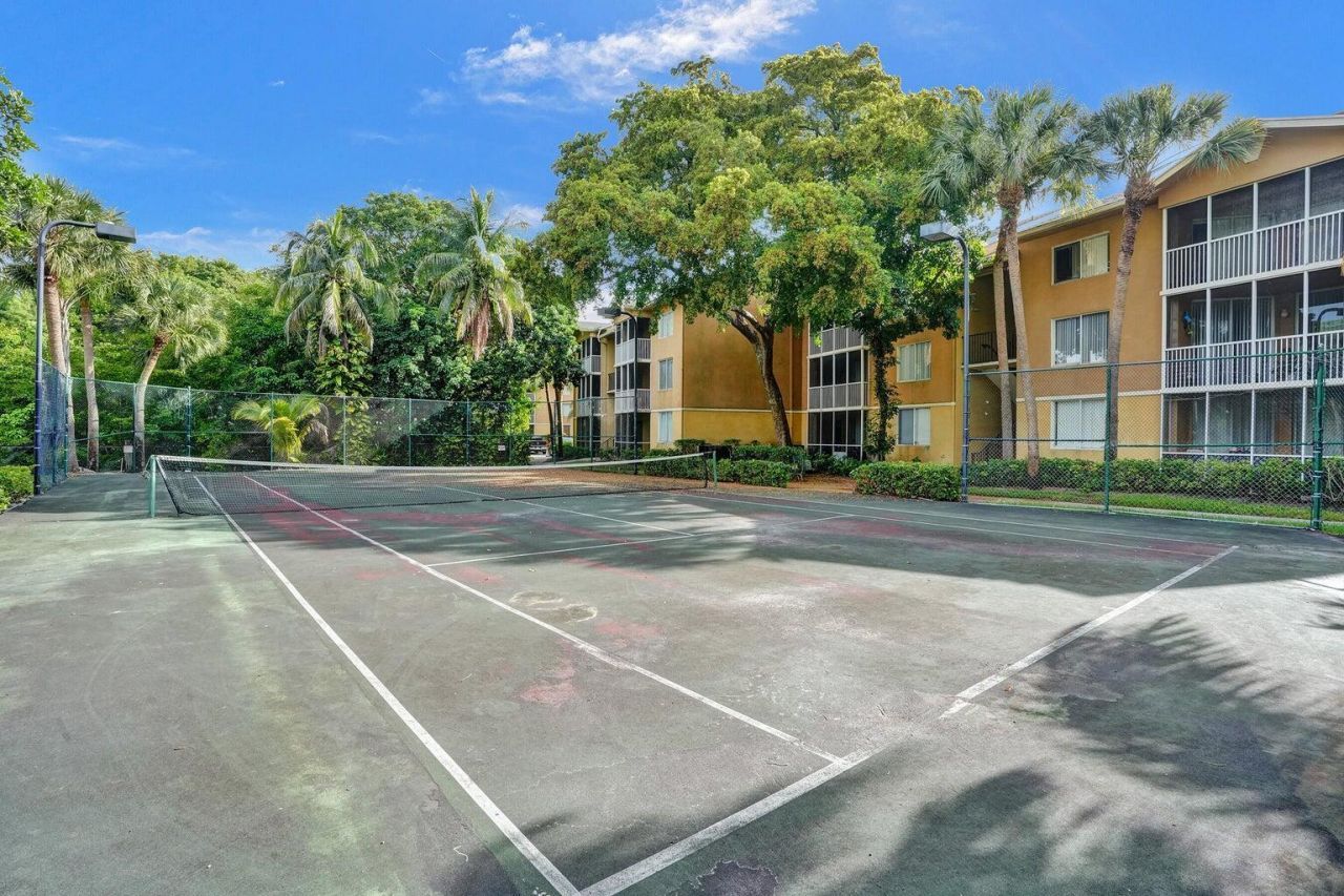 4015 W Mcnab Road, Unit D204, Pompano Beach, FL 33069 Photo