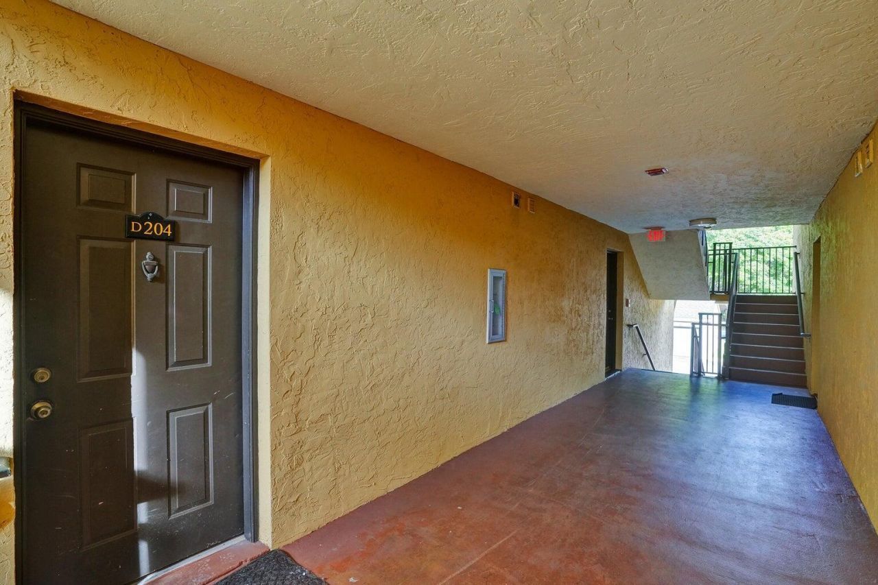 4015 W Mcnab Road, Unit D204, Pompano Beach, FL 33069 Photo