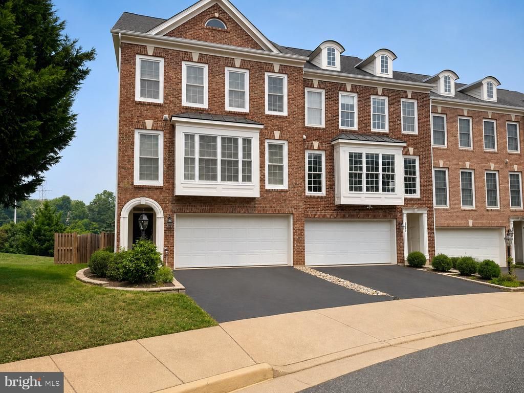 3348 Wilton Crest Court, Alexandria, VA 22310 Main Photo