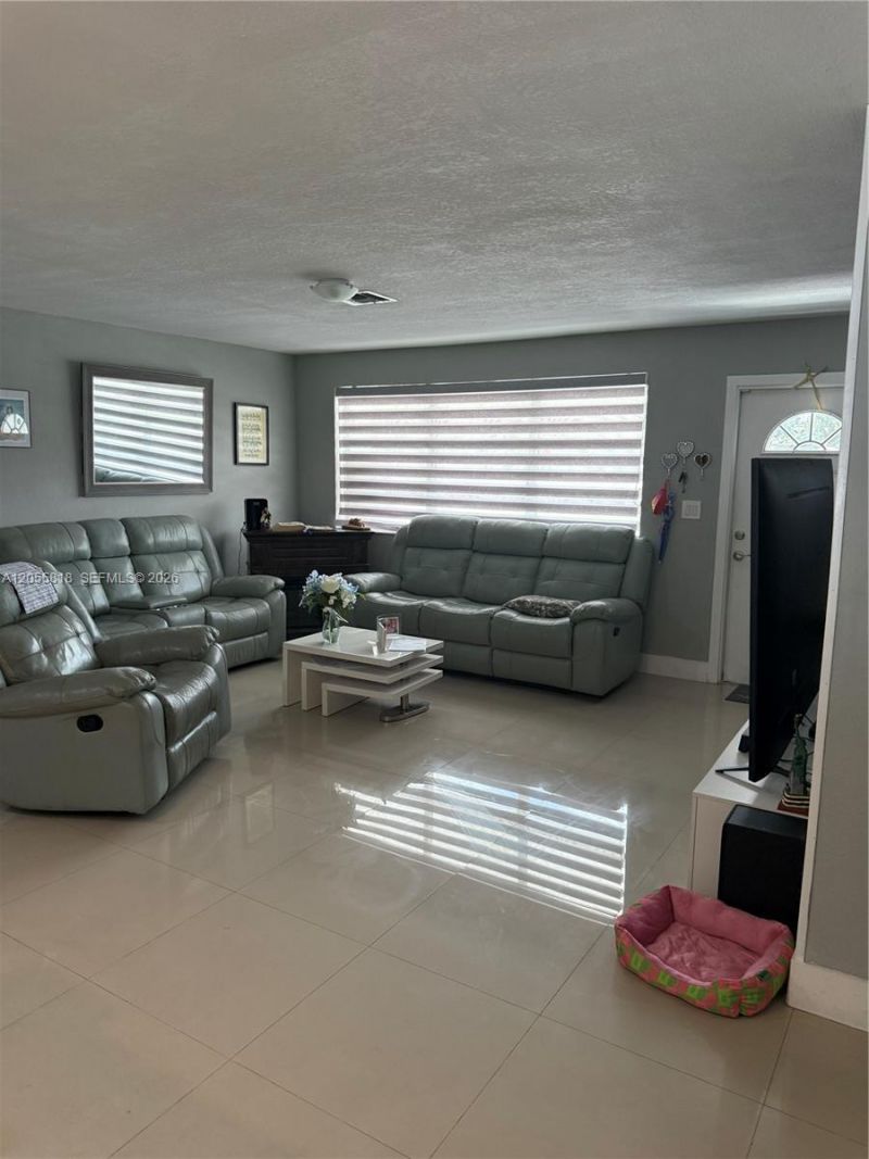 1892 NW 8th Ter, Homestead, FL 33030 Photo