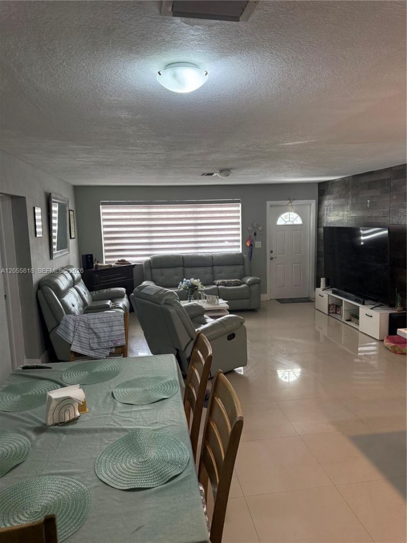 1892 NW 8th Ter, Homestead, FL 33030 Photo
