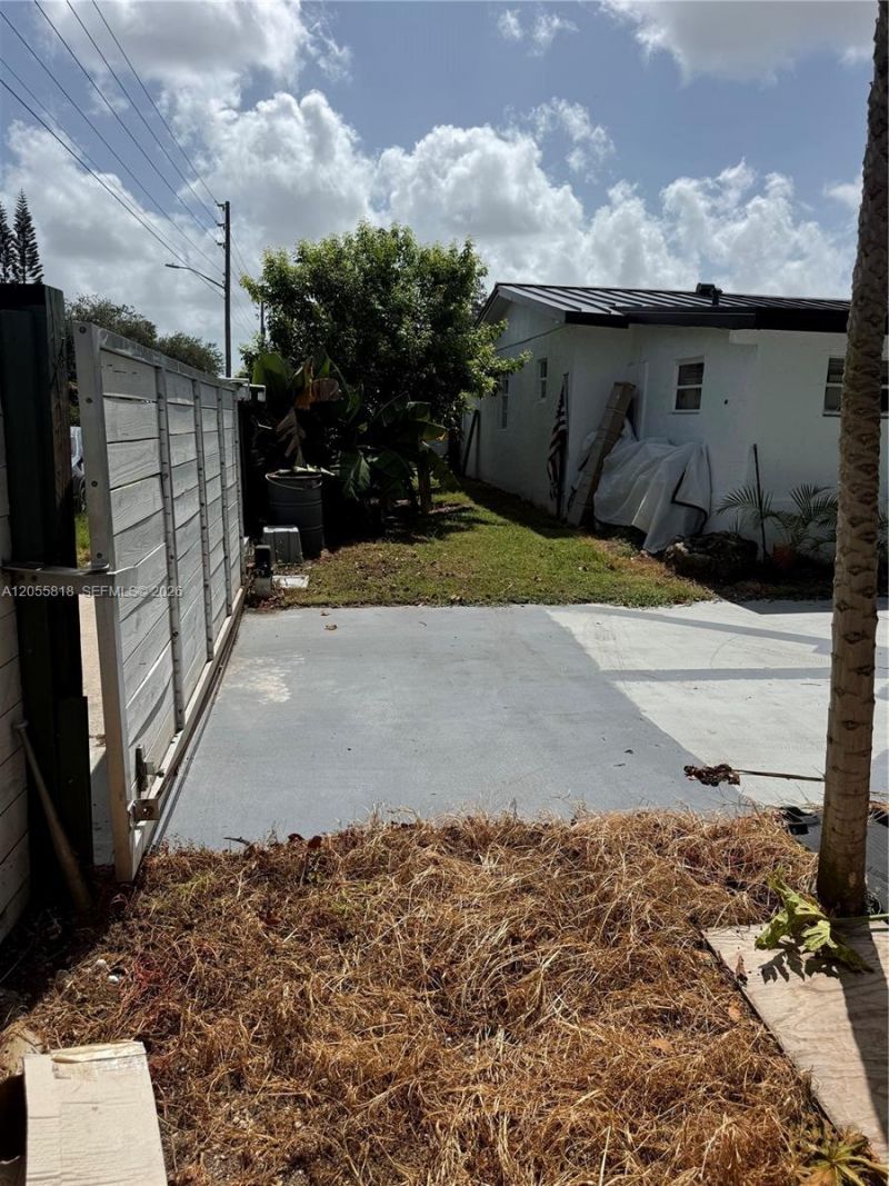 1892 NW 8th Ter, Homestead, FL 33030 Photo