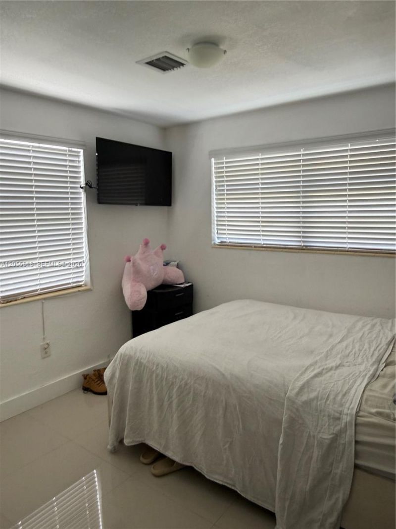 1892 NW 8th Ter, Homestead, FL 33030 Photo