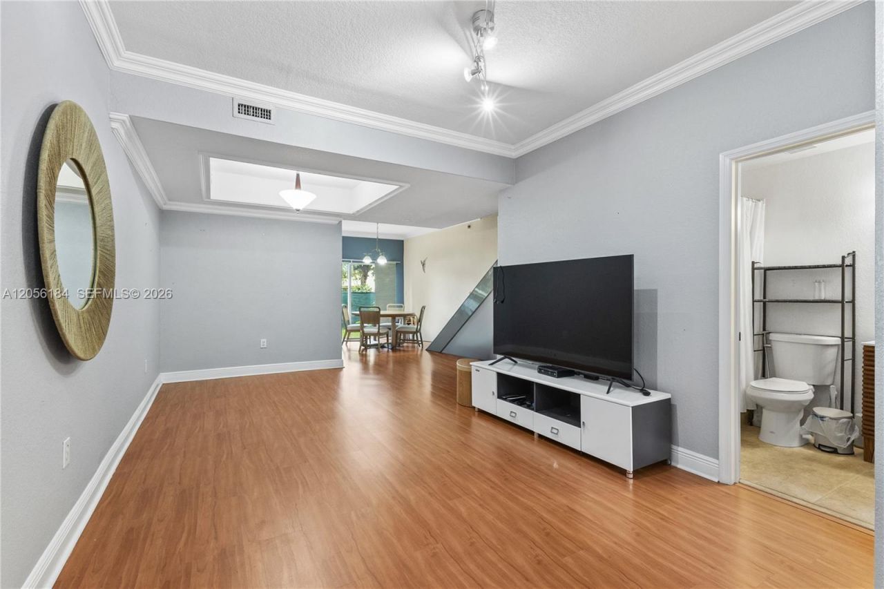 8862 W Flagler St , Unit 8, Miami, FL 33174 Photo