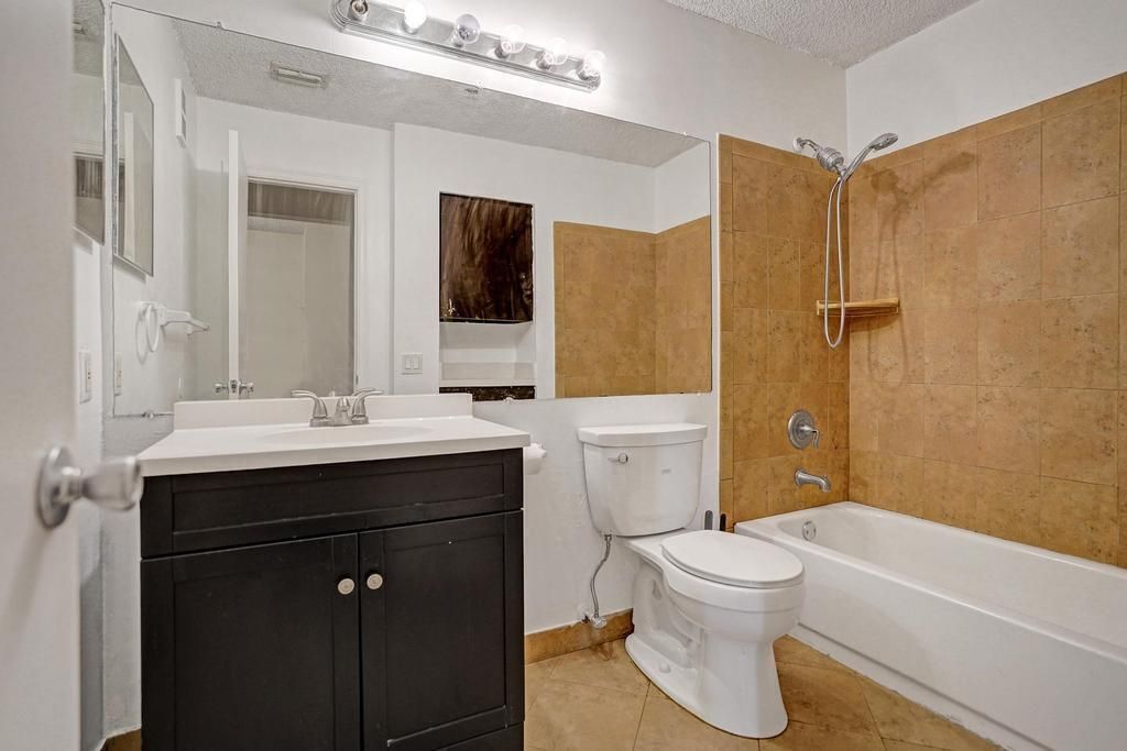 2301 N Congress Avenue, Unit 27, Boynton Beach, FL 33436 Photo