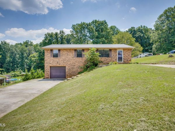 420 Poplar Street, Mount Carmel, TN 37645