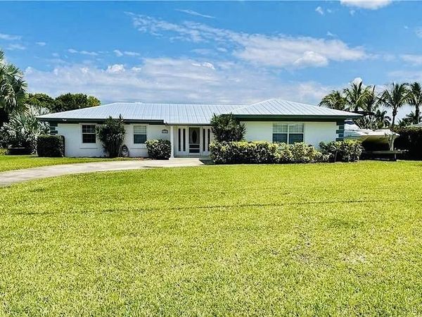 416 SE Naranja Avenue, Port St. Lucie, FL 34983