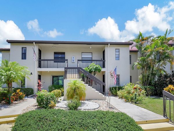 21214 Lago Circle, Unit 8b, Boca Raton, FL 33433