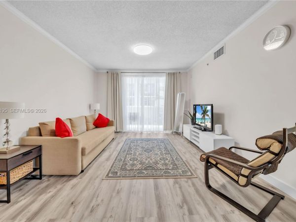 17145 N Bay Rd, Unit 4304, Sunny Isles Beach, FL 33160