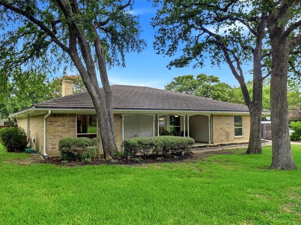 241 Timberlake Drive, Azle, TX 76020