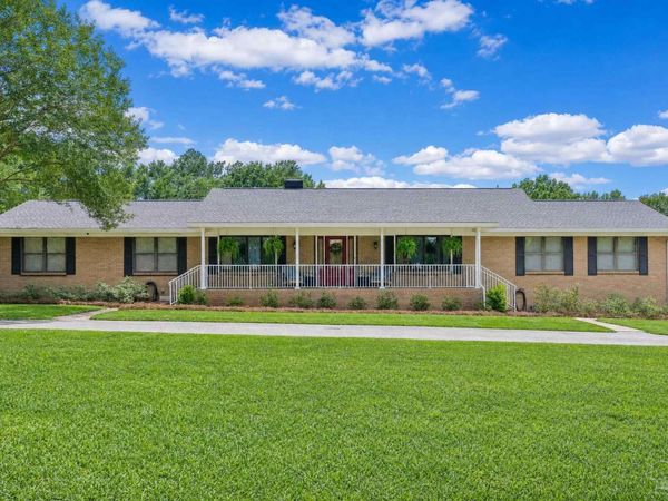 2379 Risen Dr, Pensacola, FL 32533