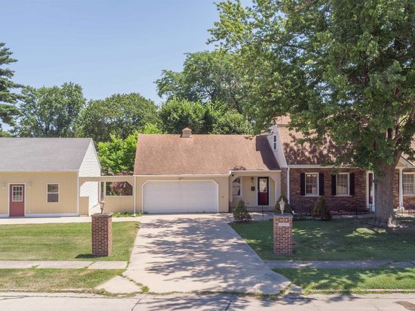 23 Elizabeth Circle, FREEPORT, IL 61032
