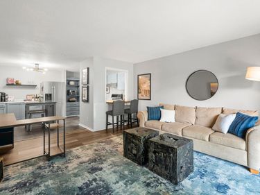 4120 Parklawn Avenue, Unit 231, Edina, MN 55435