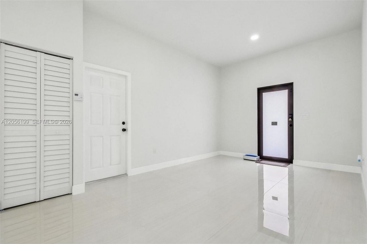 130 NW 28th Ter, Fort Lauderdale, FL 33311 Photo