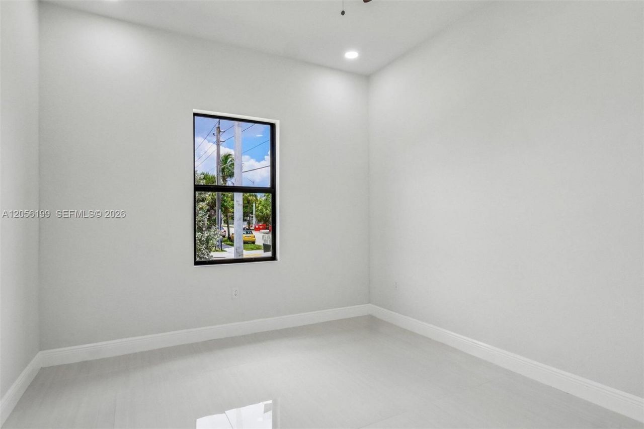 130 NW 28th Ter, Fort Lauderdale, FL 33311 Photo