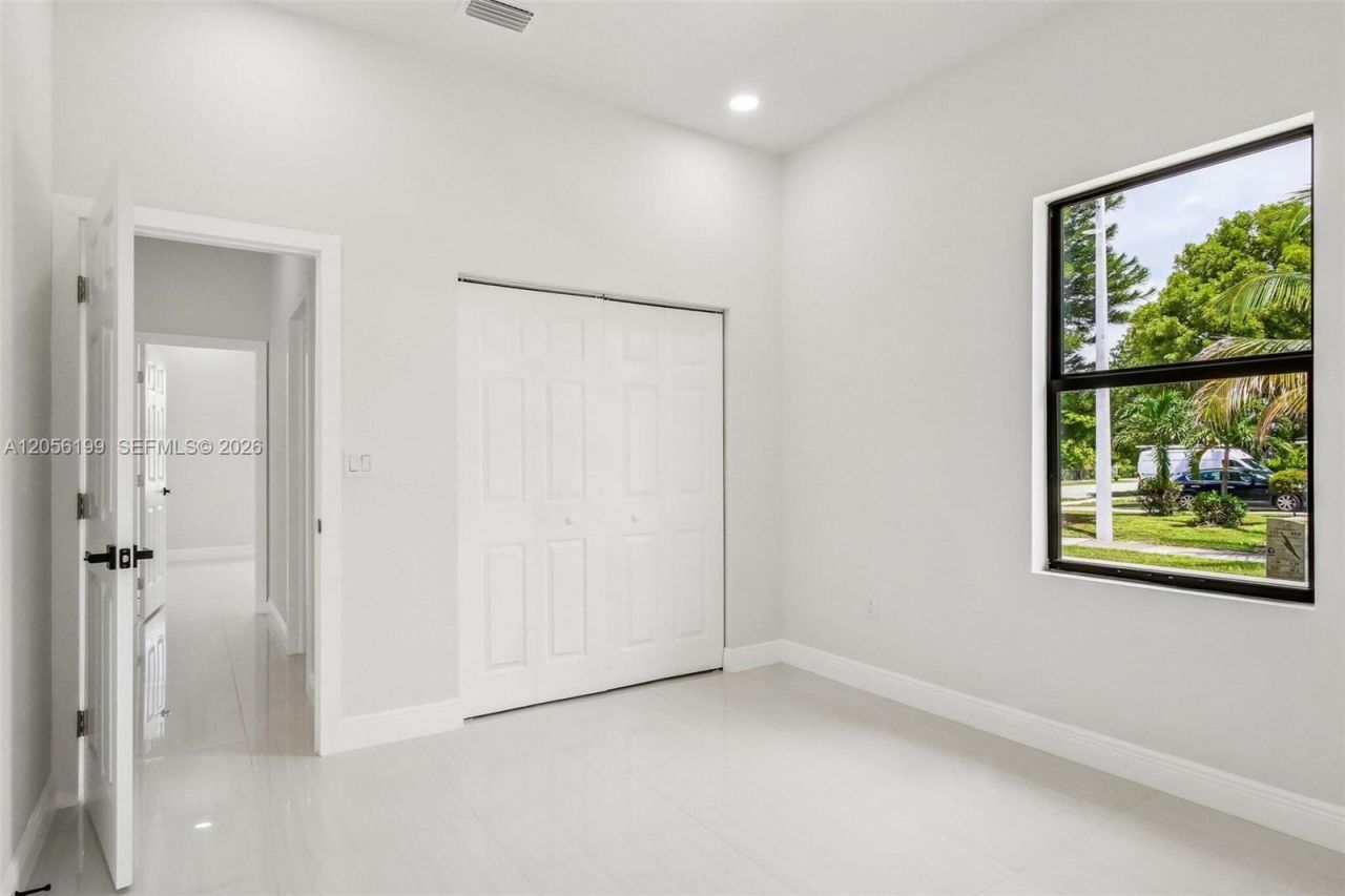 130 NW 28th Ter, Fort Lauderdale, FL 33311 Photo