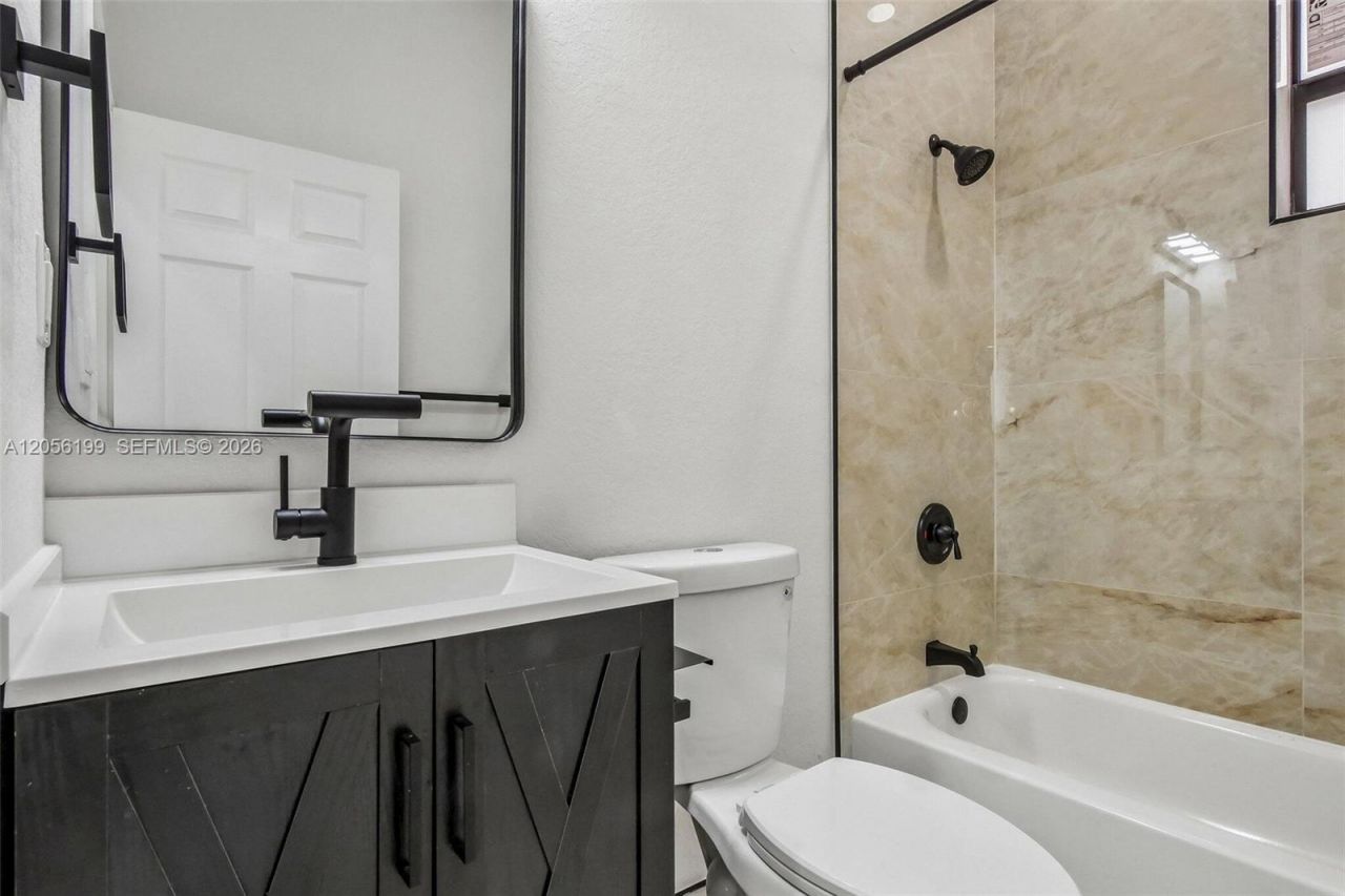 130 NW 28th Ter, Fort Lauderdale, FL 33311 Photo